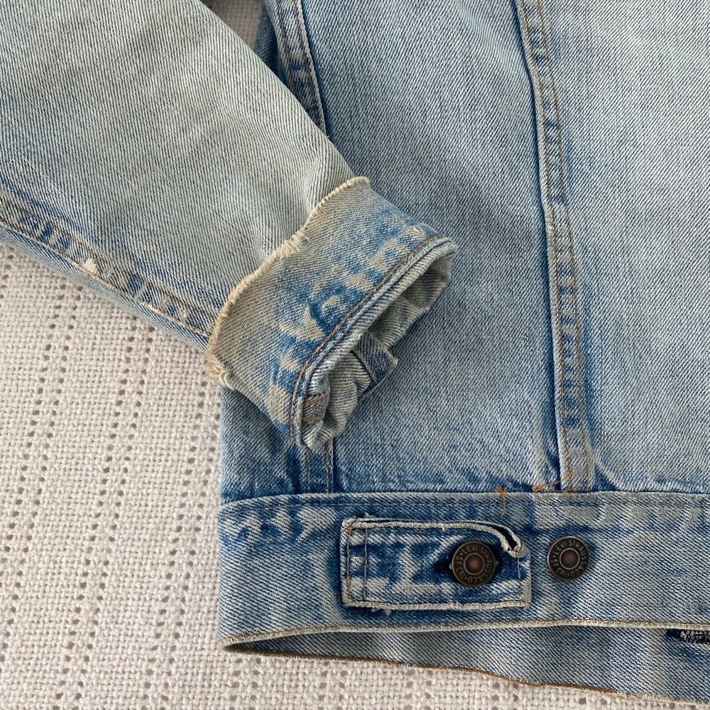 Levi’s Vintage Oversized Distressed Jean Jacket - Picture 13 of 14